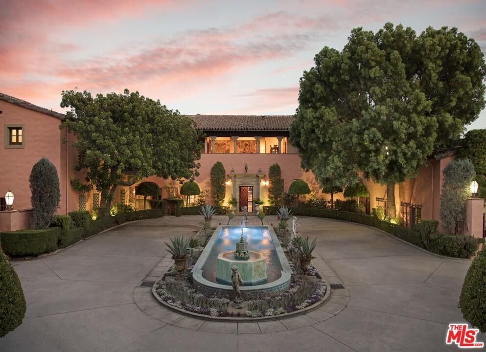 #7. 1011 N Beverly Dr, Beverly Hills